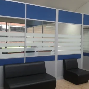 Geométrica Modular SAS - División de espacios con perfilería en aluminio 1