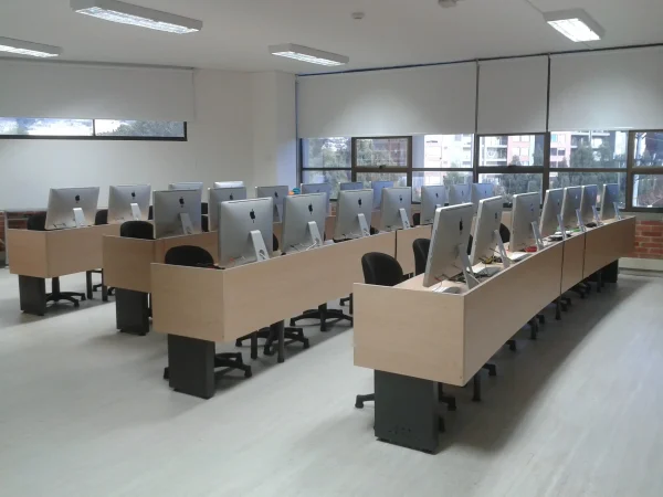 Geométrica Modular SAS - Espacios educativos y oficinas aulas múltiples