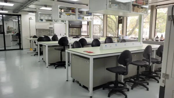 Geométrica Modular SAS - Mesones en resina fenólica 2