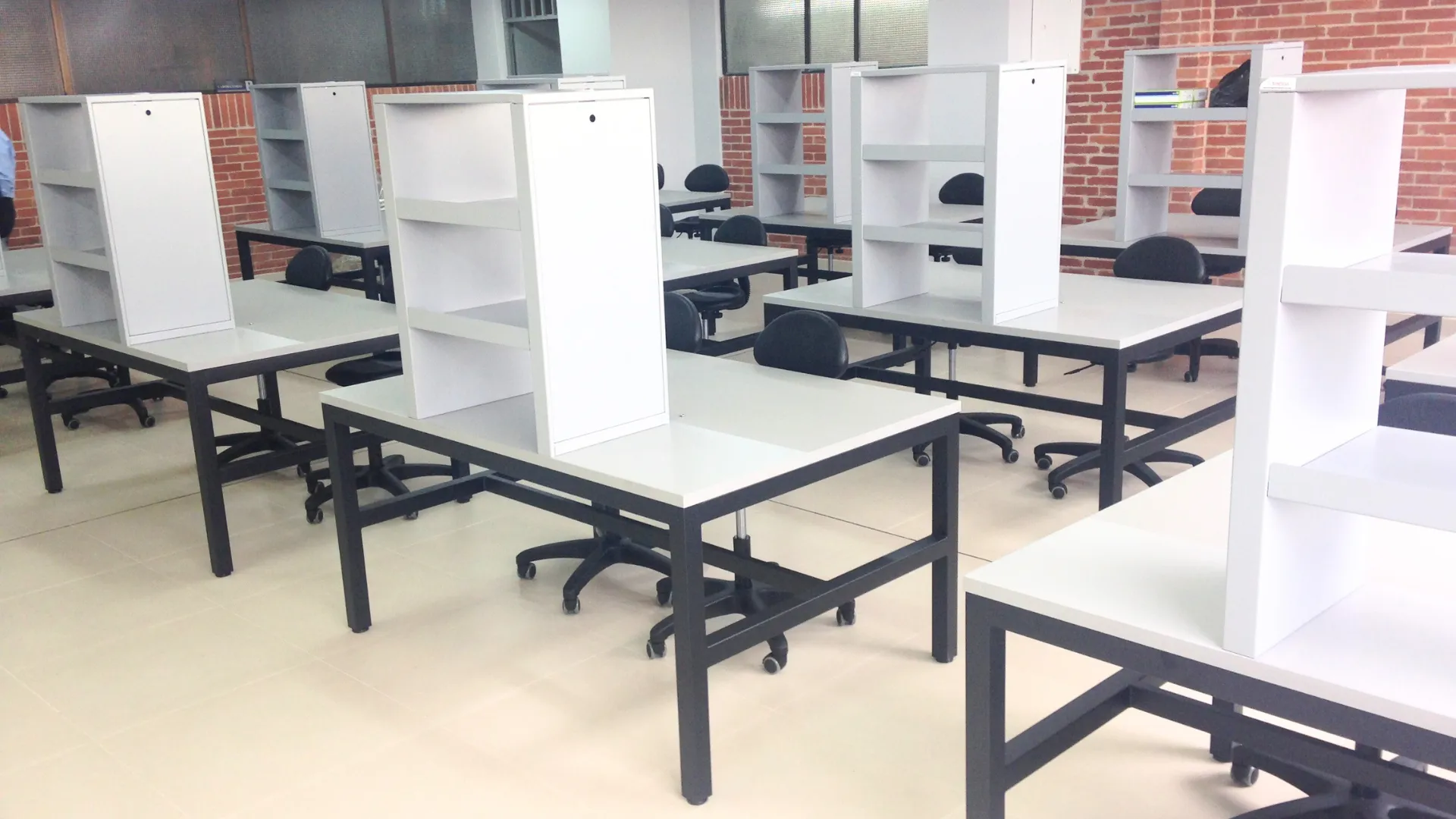 Geométrica Modular - Amoblamiento para Laboratorio - productos 1