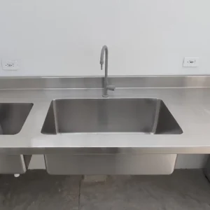 Mesón para Laboratorio en Acero Inoxidable